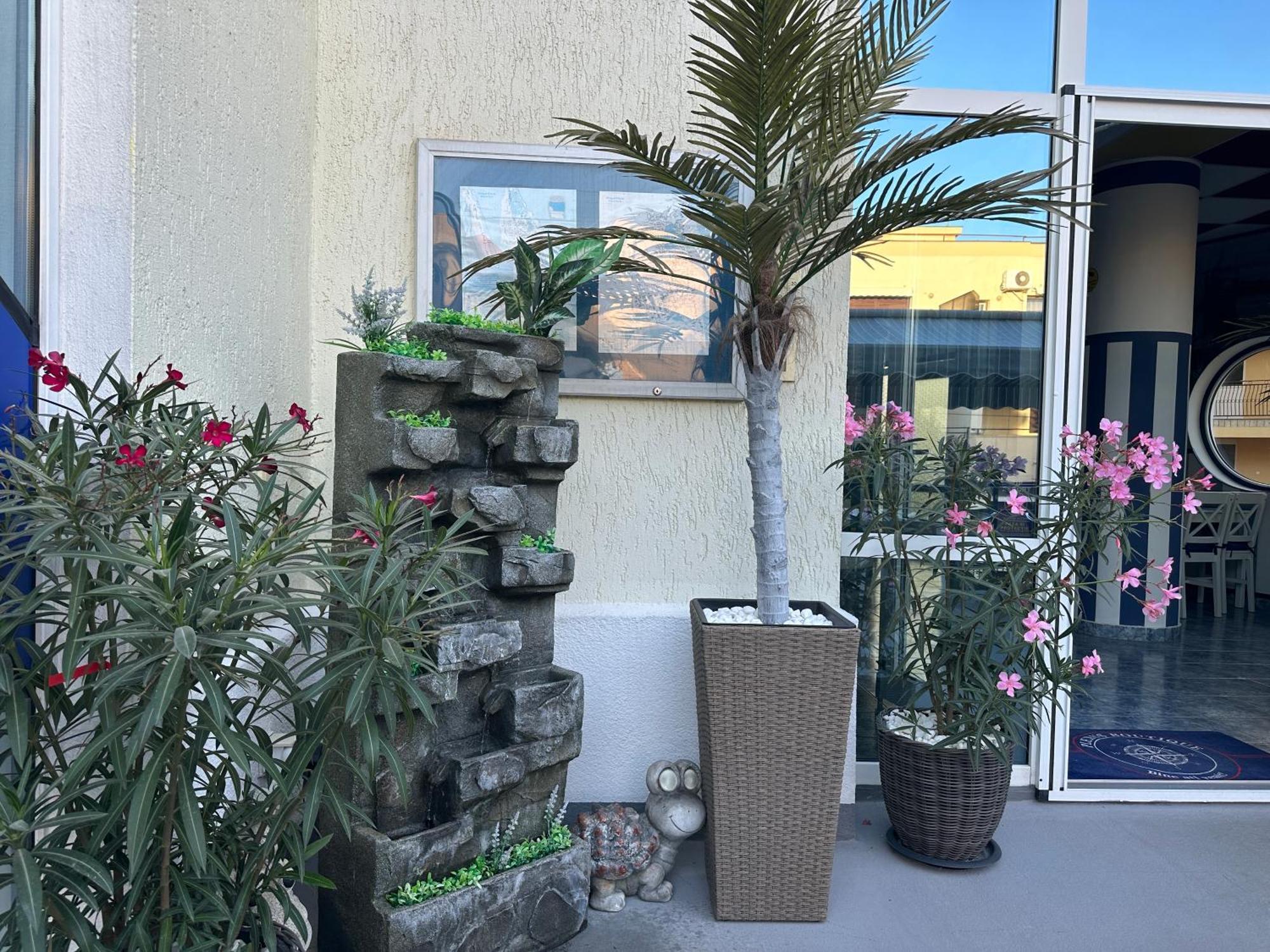 Plexus Boutique Hotel Eforie Sud  Bagian luar foto